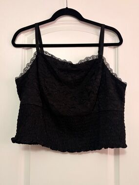 Torrid Black Lace Cropped Cami with Smocked Hem and adjustable straps Never worn
